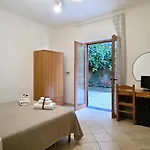 Oda ve Kahvaltı Oasi 3*